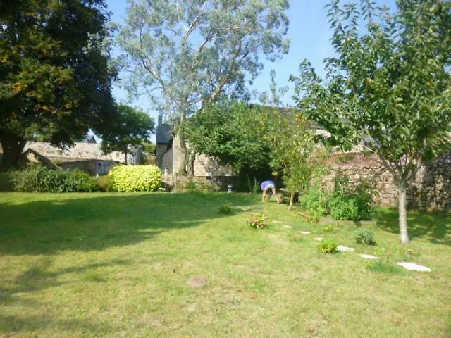 Campismo de Luxo Les Roulottes Du Tilleul Hotel Becherel