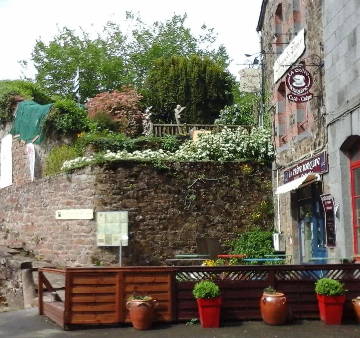 Campismo de Luxo Les Roulottes Du Tilleul Hotel Becherel