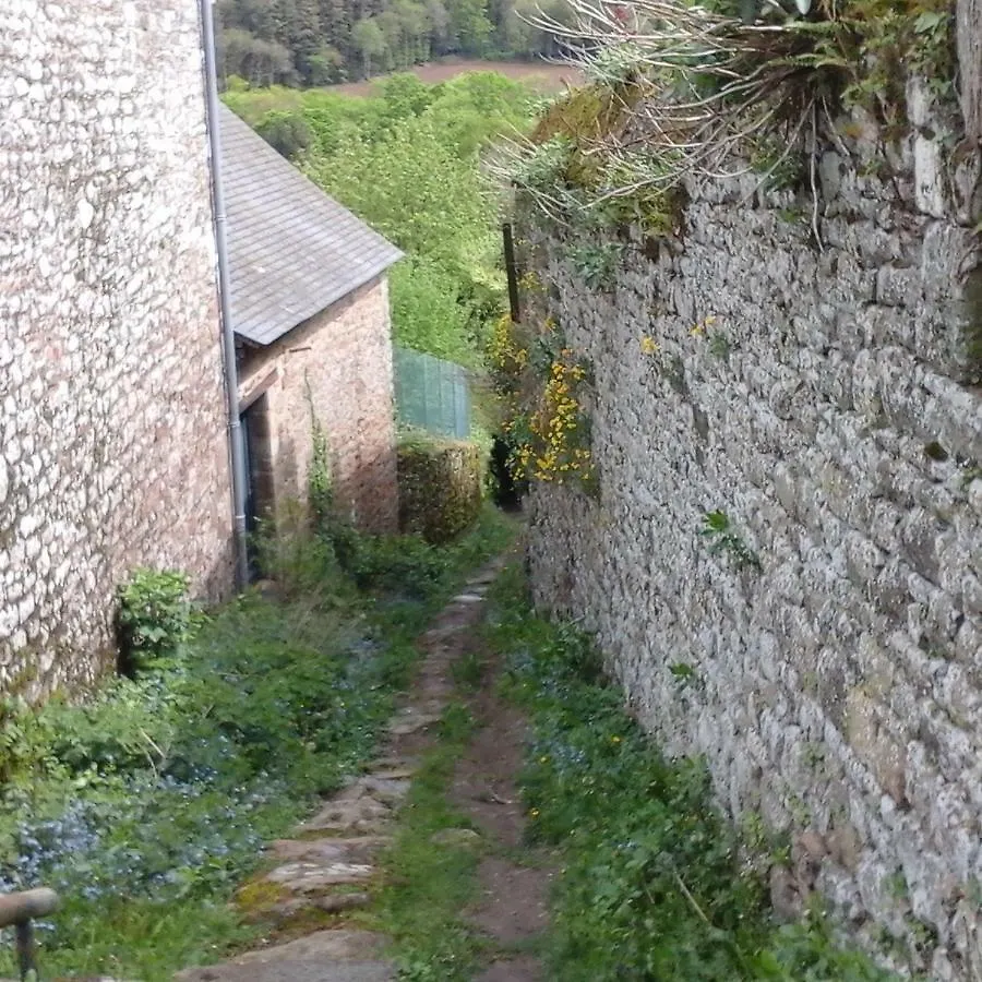 Les Roulottes Du Tilleul Hotel Becherel França