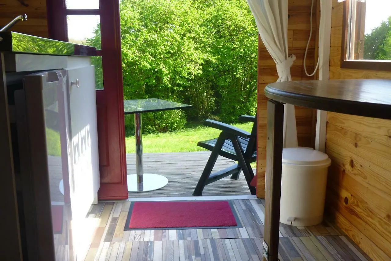 Les Roulottes Du Tilleul Hotel Becherel