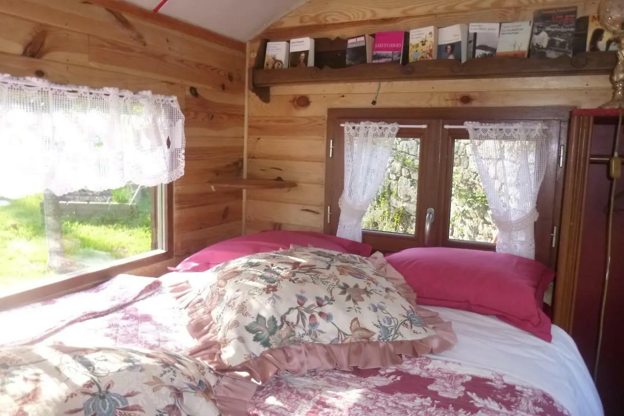 Les Roulottes Du Tilleul Hotel Becherel Luxury tent